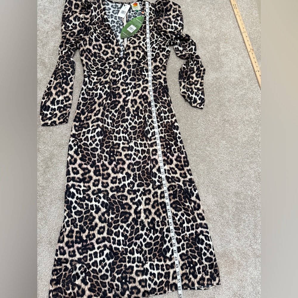FARM Rio - Animal - Leopard Print MIDI Dress with V-neck - size Medium - NWT - Picture 11 of 16